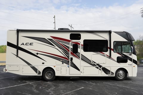 2022 ACE 27 FT Easy to Drive Class A!  Sleeps 6-8 Fahrzeug in Chester Springs