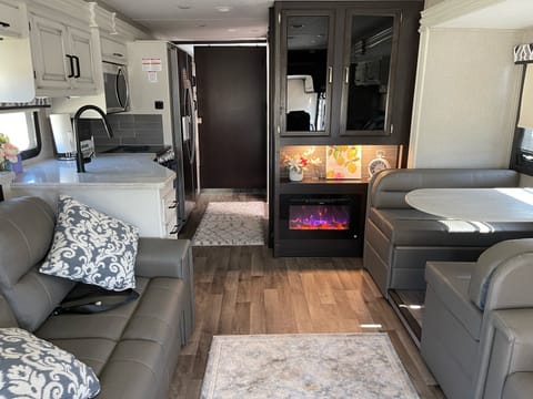 2021 Jayco Precept Drivable vehicle in Meridian