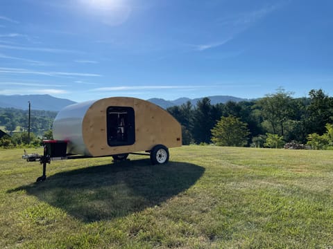 2020 Pull-behind Teardrop Cardinal Camper Towable trailer in Woodfin