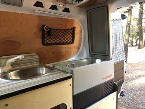 Glorious Camper Van! Fully Stocked & Cozy Adventures with "Lemur" Van aménagé in Green Valley North