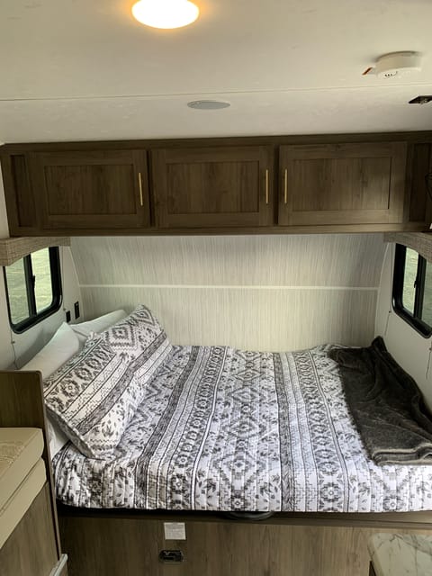 Perfect Family Camper! - 2022 Forest River Viking Ultra-Lite 17BHS Towable trailer in American Fork