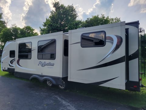 Bionic Gypsy - Grand Design Reflection Tráiler remolcable in Hendersonville