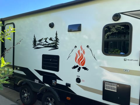 Custom camper art that captures all the vibes.