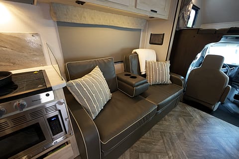 Keeping It Class C - Well Stocked Premier RV Experience Drivable vehicle in Ohio