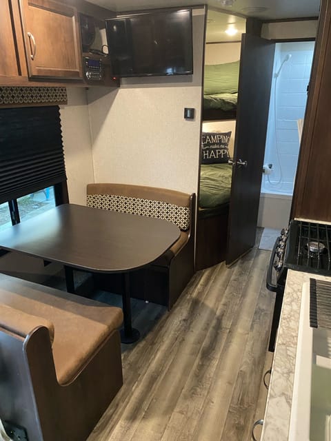 Like New 2018 Jayco 3 season Trailer Towable trailer in Visalia