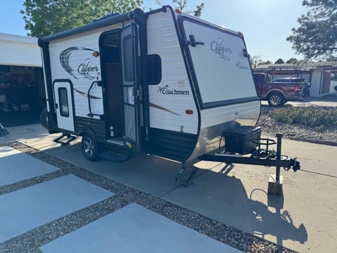 2016 Clipper 16ft! Easy Tow, Solar, Fun! Towable trailer in Rio Rancho