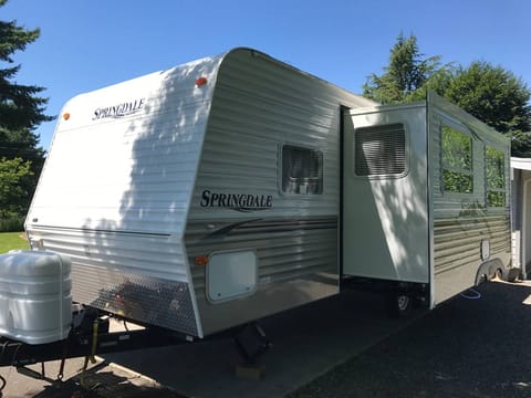 2006 Keystone Springdale Trailer Towable trailer in Beaverton