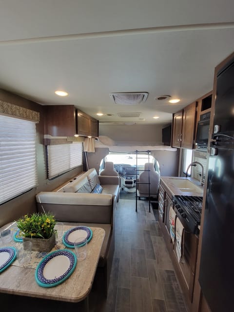 Family Friendly 2019 Winnebago Outlook Drivable vehicle in Spring Branch