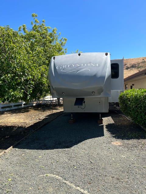 heartland Greystone fifth wheel travel trailer (delivery/pickup included) Towable trailer in Vallejo