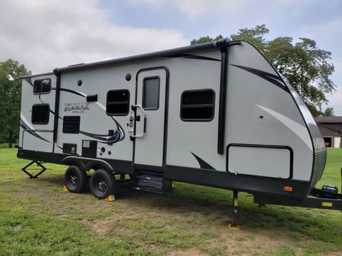 2017 Dutchmen KODIAK ULTRALITE Towable trailer in Pembroke Pines