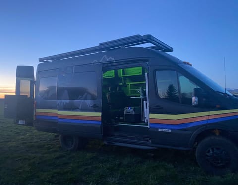 El Royale - Ford Transit Custom Vandoit DO model Campervan in Jackson