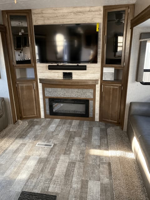 2020 Forest River Rockwood Ultra Lite Towable trailer in Redlands