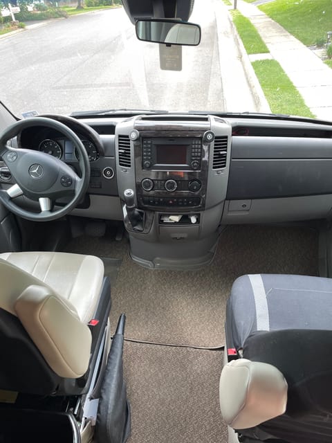 2015 Roadtrek Adventurous Class B Perfect for a small family Drivable vehicle in Harrisonburg