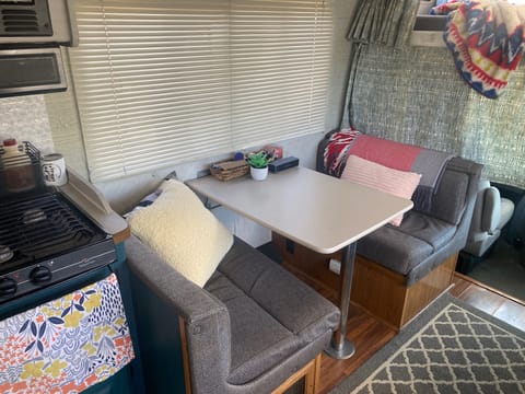 Chic, Clean and Cozy Motorhome Ready to Roll! Fahrzeug in Boulder