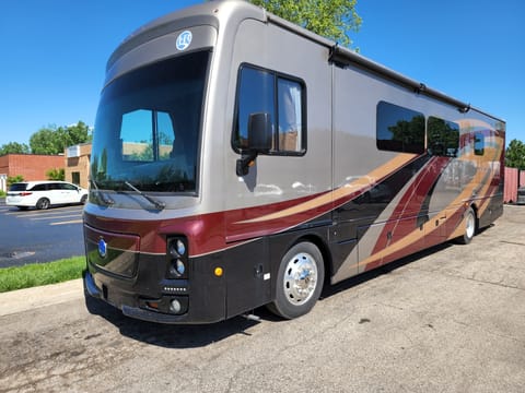 2018 Holiday Rambler Navigator XE Drivable vehicle in Bartlett