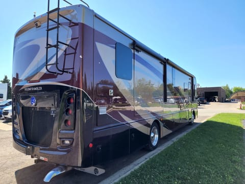 2018 Holiday Rambler Navigator XE Drivable vehicle in Bartlett