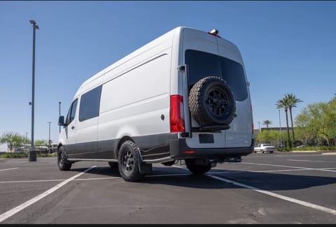 2019 Mercedes "On Par" Sprinter Van Campervan in Jefferson County