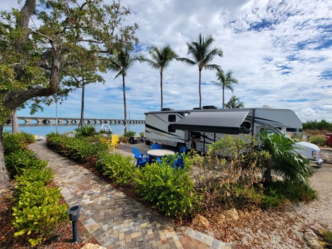 Coachmen Freelander 30BH Drivable vehicle in Pembroke Pines