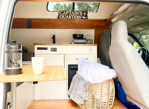 *NEW* 6'12" Interior. Heated Outdoor Shower & Extra Storage Campervan in Daly City