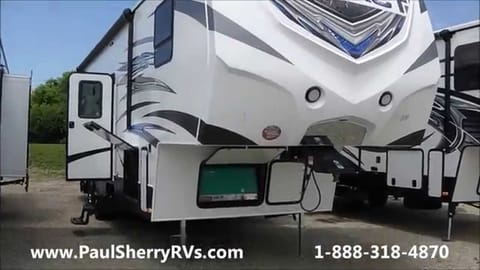 2015 Keystone RV Impact Toy Hauler Tráiler remolcable in Chino