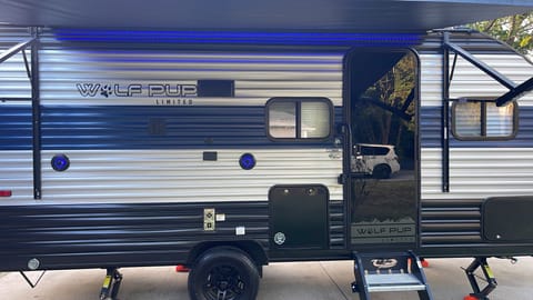 Brand new 2022 Forest River Cherokee Wolf Pup Fully loaded Limited Towable trailer in Cleburne