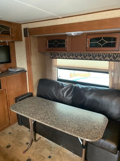 2013 Winnebago Minnie Tráiler remolcable in Red Deer