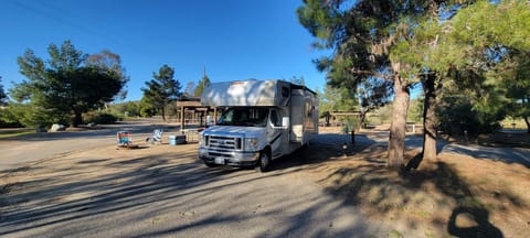 ***THE MOOSE*** '17 Coachmen SLEEPS 10!!! Drivable vehicle in Merced