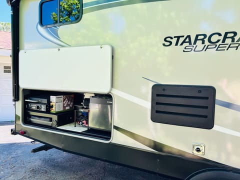 2021 StarCraft Super Lite 311BH Towable trailer in Fallbrook