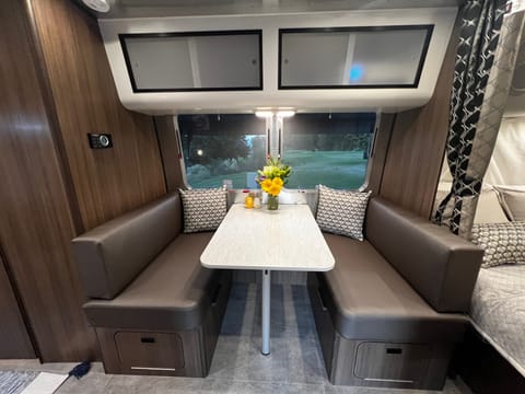 Airstream Bambi Caravel 20FB Towable trailer in Corona