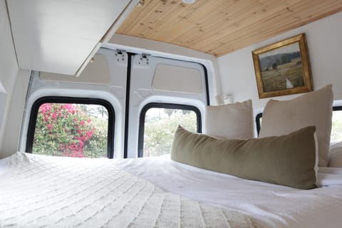 Family Friendly 2021 Sprinter Adventure Van with Custom Kids’ Bunks Van aménagé in La Mesa