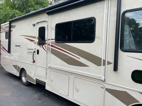 The Tan Beast (2015 Itasca Sunstar LX) Véhicule routier in Maumee