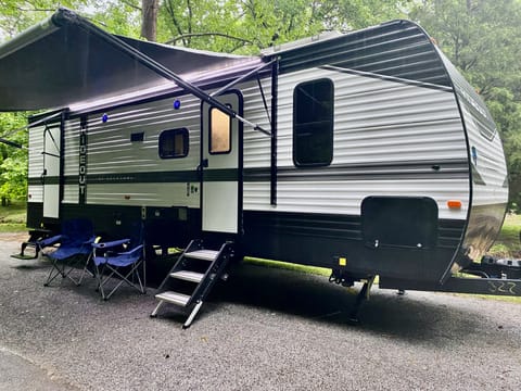Deliveries Only- Just Show Up & Glamp! Towable trailer in Rogers