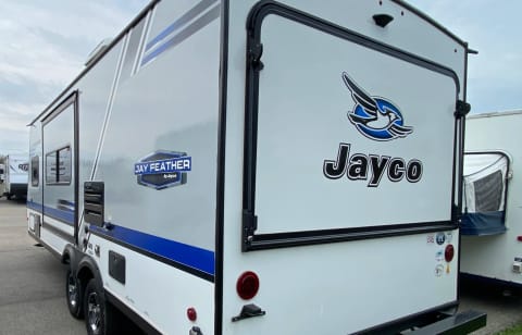 2019 Jayco Jay Feather X23B Hybrid Bumper Pull Towable trailer in Addicks