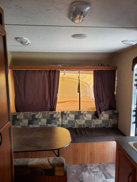 Phil and Lucy's 2015 Starcraft Launch Towable trailer in Brampton