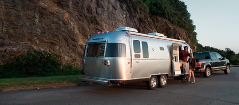 AIRSTREAM-FLYING CLOUD 25FT - 'ST. SOMEWHERE" glampersca. Towable trailer in Irvine