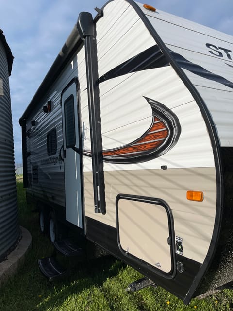 2018 Starcraft Autumn Ridge Outfitter Towable trailer in Fort Saskatchewan