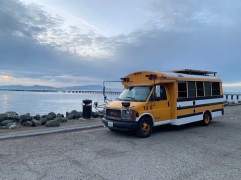 Roxy the Contemporary Magic School Bus Drivable vehicle in Alameda