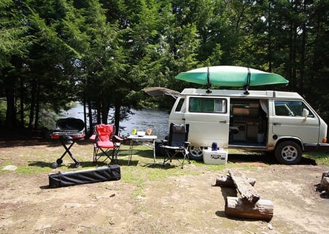 Vintage Van Adventures - Lilee Campervan in Brunswick