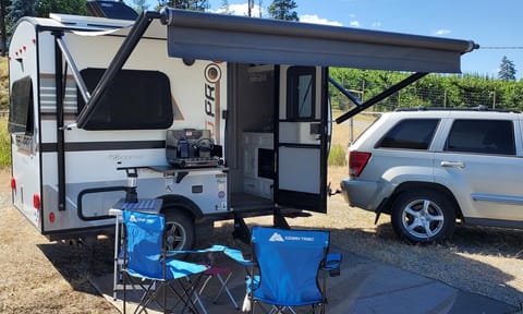 14ft Geo Pro Travel Trailer with Solar Remorque tractable in Kelowna