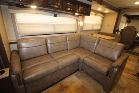 2018 Thor Motor Coach Windsport - 3242 Drivable vehicle in Chino