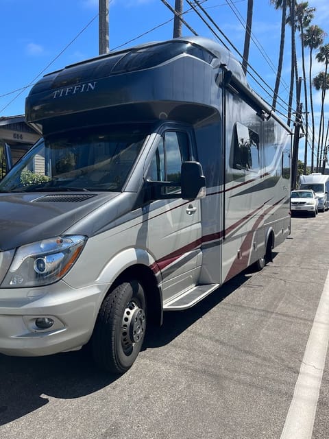 2019 Wayfarer Motorhome Drivable vehicle in Redondo Beach