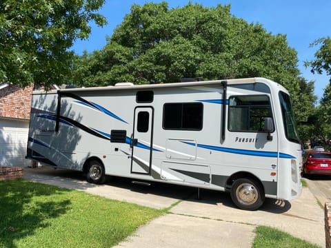 "Sweet Jolene" - 2022 Coachmen Pursuit BH31 Drivable vehicle in McKinney