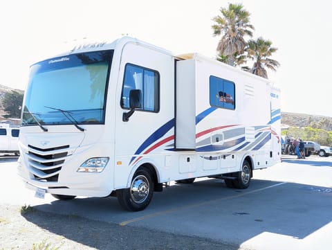 2015 Fleetwood Storm rv Drivable vehicle in Santa Maria