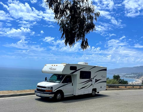 50K Miles. Cozy Affordable RV (Discounts offered for 5/7/14/28+ day trips) Drivable vehicle in Redondo Beach