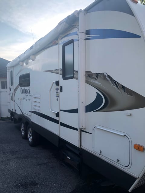 2011 Keystone RV Outback Tráiler remolcable in Gap