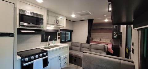 2022 Jayco Jay Flight SLX 8 264BH Towable trailer in Bensalem Township