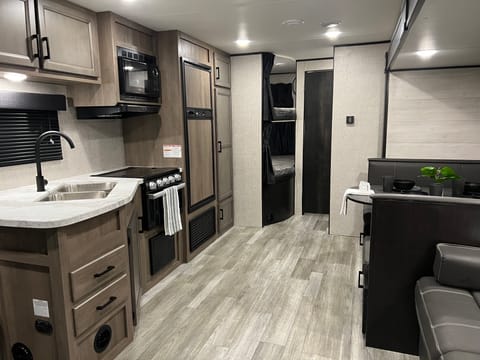 2022 Jayco Jay Flight Bunkhouse!! Towable trailer in Chino
