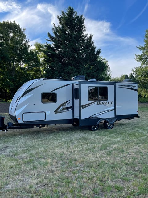 2020 Keystone Bullet Ultra Lite 28’ **Family FUN Experience!** Remorque tractable in Vancouver