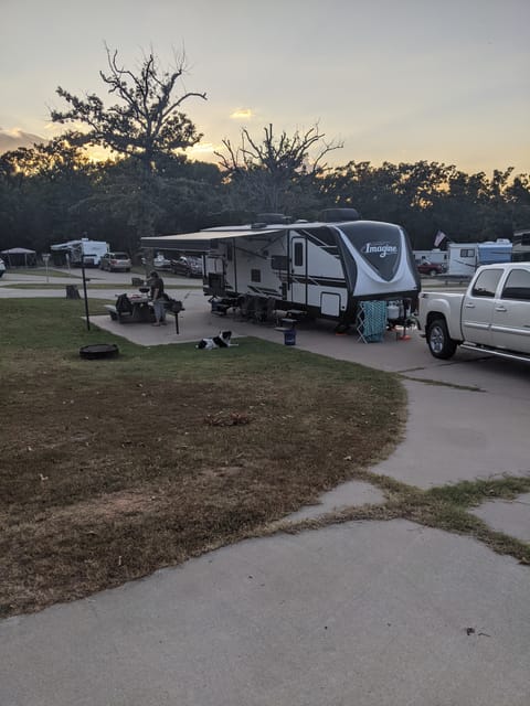 Caves RV Rental Towable trailer in Joplin