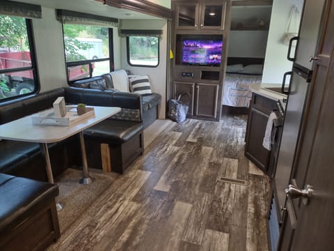 2019 Starcraft Autumn Ridge Outfitter Tráiler remolcable in Bentonville
